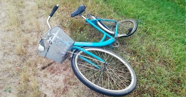 На подъезде к М6 водитель Renault обгонял трактор и наехал на велосипедистку