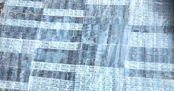 Литовские пограничники выловили в Немане сигаретную контрабанду из 640 пачек