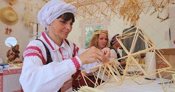 Изготовление сувениров, кузнечное дело, бондарство. Утвержден перечень видов ремесленной деятельности
