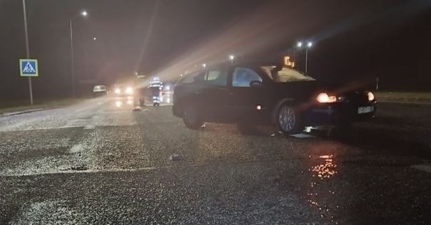 На трассе М6 на пешеходном переходе Renault сбил женщину. Она доставлена в больницу