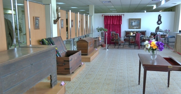 В Лиде открылась необычная выставка старинных сундуков и шкатулок, которым по 100 лет