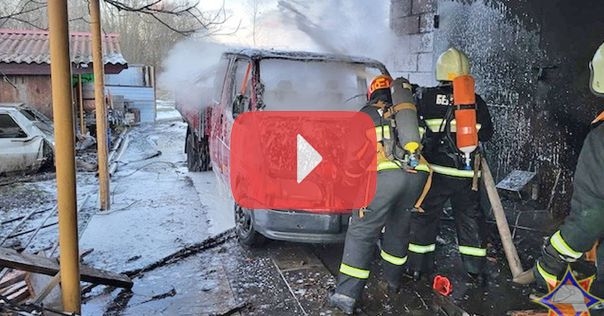 В Лидском районе горел микроавтобус Ford Transit
