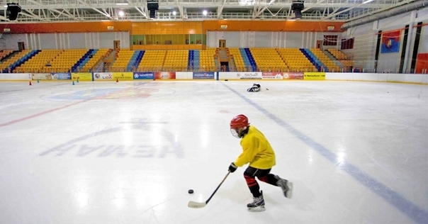 «Лидская ДЮСШ по хоккею с шайбой» проводит набор детей для тренировок. Занятия проводятся бесплатно