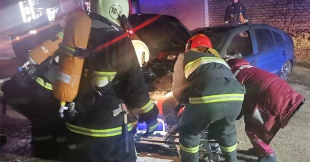 В Лиде пожарные спасли мужчину из горящего гаража на ул. Хасановской