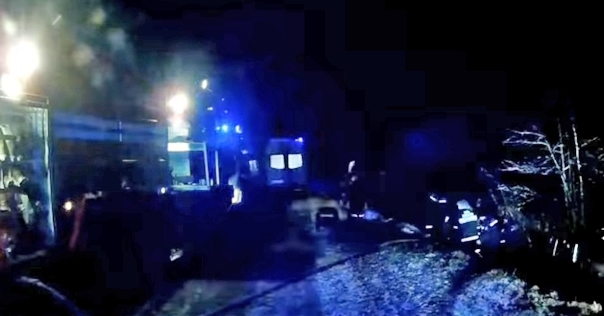 В Лидском районе легковой автомобиль угодил в кювет. Работники МЧС спасли пассажирку