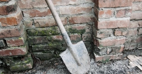 В Вороновском районе возбуждено уголовное дело за нанесение телесных повреждений лопатой по лицу