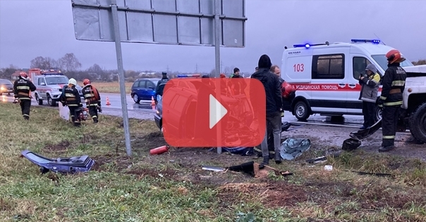 Под Лидой ГАЗ выехал на встречку и врезался в Volkswagen