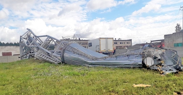В Лидском районе из-за ветра упала водонапорная башня