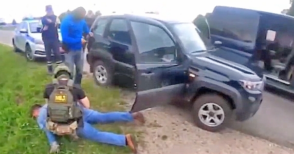 Директор и главный бухгалтер местной сельхозорганизации задержаны за получение взятки в 30000 рублей