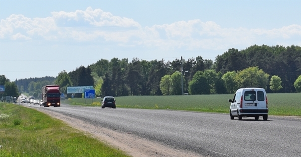C 25 мая по 5 июня водители должны ездить с включенным ближним светом фар