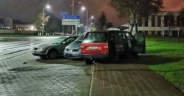 В Лиде водитель потерял управление и устроил ДТП. Повреждены четыре авто