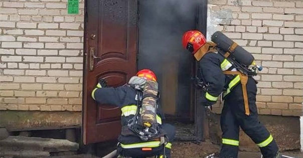 В Лидском районе очевидец спас на пожаре человека