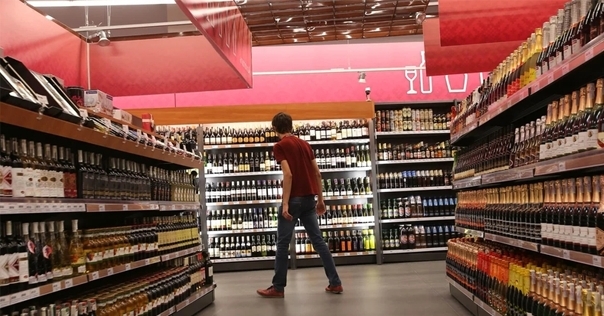 В Лиде назначены даты «Последнего звонка» и «Выпускного вечера». В эти дни будет действовать запрет на продажу некоторого алкоголя