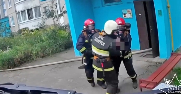 В квартире многоэтажки на ул. Рыбиновского произошёл пожар. Пострадавший был доставлен в больницу, но погиб