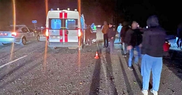 На М6 произошло ДТП с участием трёх автомобилей. Началось всё с того, что в правой полосе остановился Daewoo