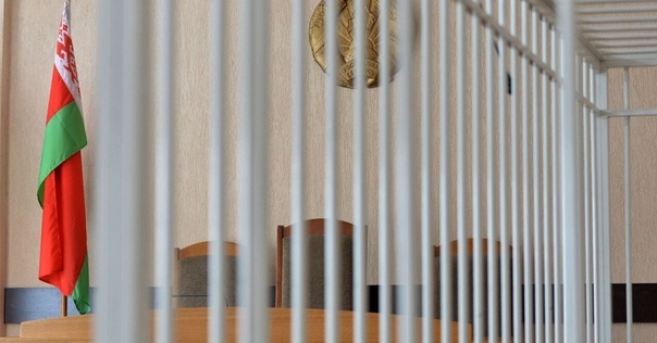 Лидчанину, который облил бензином и поджёг жену и дочь-инвалида, грозит до 25 лет тюрьмы, пожизненное или СК. Дело направлено в суд