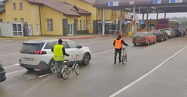 При пересечении литовской границы в п/п «Бенякони» и «Привалка» велосипедисты будут стоять в общей очереди с машинами