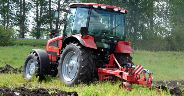 Белорусские учёные изобрели самый крутой плуг для трактора. В Минойтах планируется наладить производство