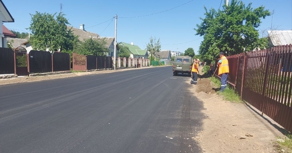 В Лиде дорогу на улице Калинина расширили и заасфальтировали