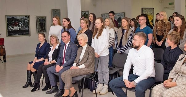 В Лиде молодых медиков посвятили в профессию