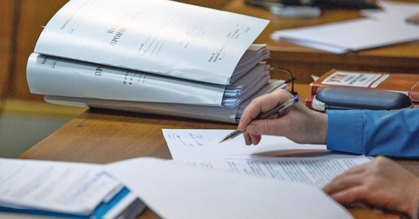 В Лиде директора юрлица, давшего взятку госслужащему, освободили от уголовного наказания, но фирму оштрафовали на сумму взятки