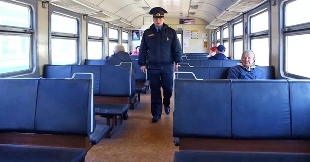 Мужчина ехал из Лиды с крупной суммой денег в сумке. Пока он спал в купейном вагоне поезда, деньги украли