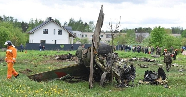«Прыгай! Увожу в сторону». Появилась расшифровка переговоров пилотов перед крушением Як-130 под Барановичами